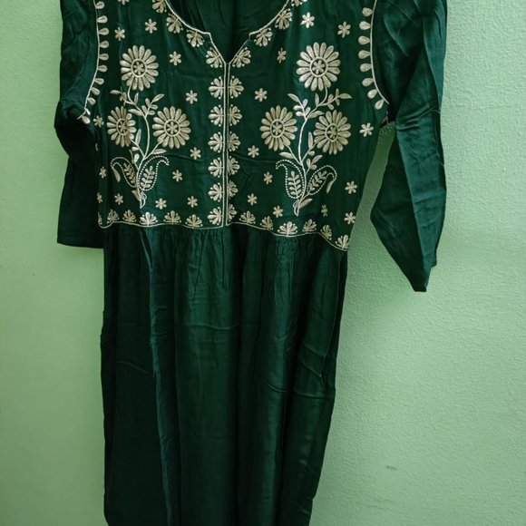 Max, Avaasa, Pantaloons, Levis, Lee - Picture 4 of 16